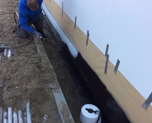 Waterproofing a seam