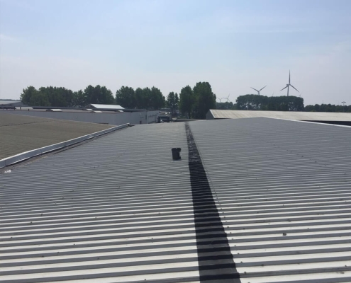 Waterproofing roof plates seam